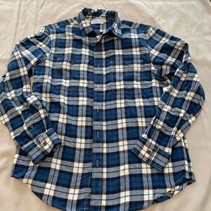 Old Navy Men’s blue plaid flannel button down size M